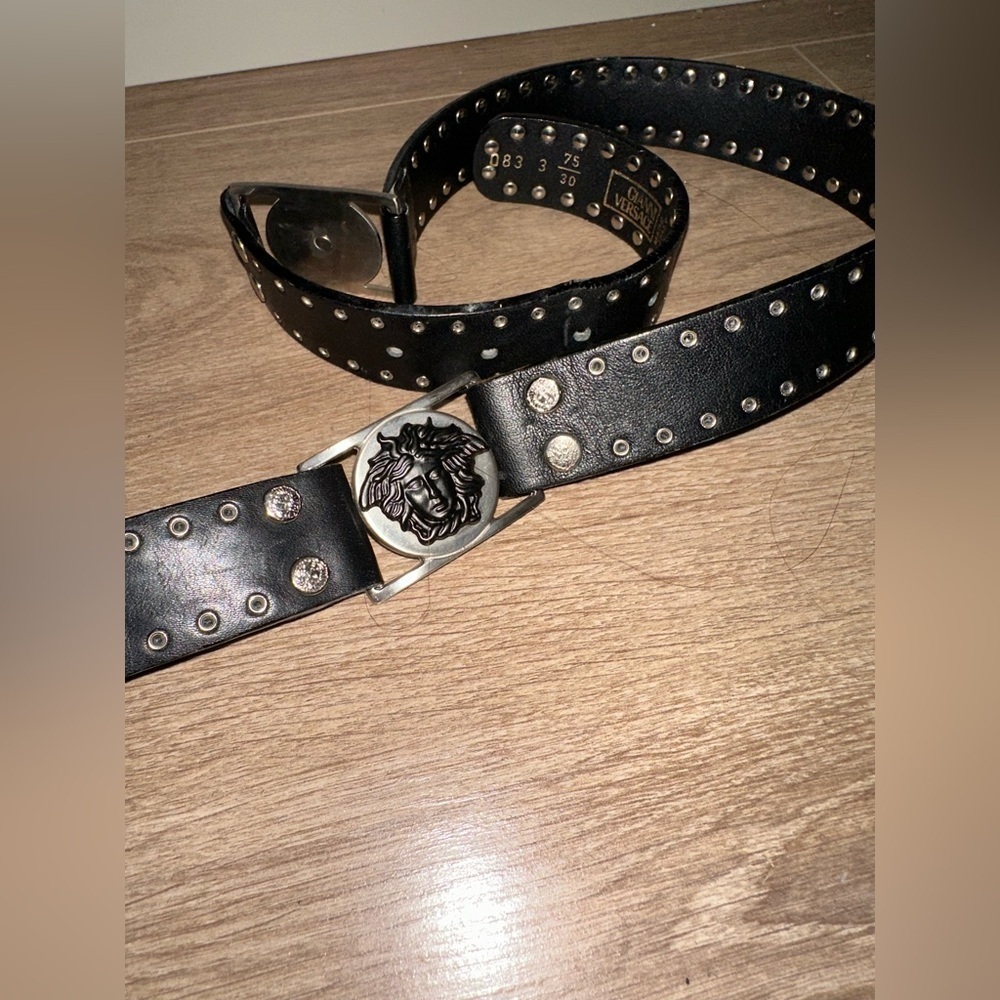 Gianni Versace Vintage Medusa Black Leather Belt with Silver Accents size 30 - Picture 3 of 13